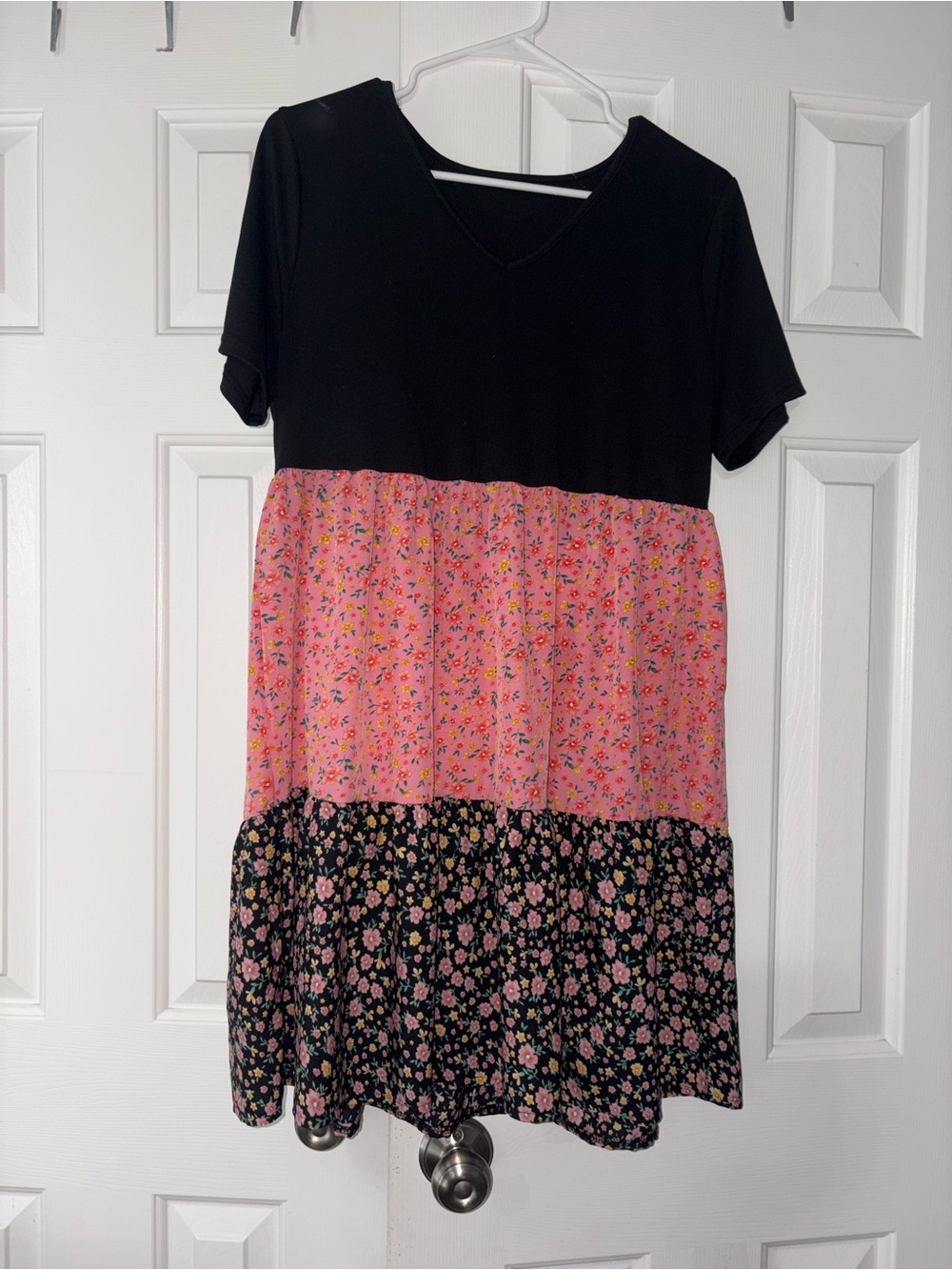 Women’s Black & Pink Floral Tiered Midi Dress Size L